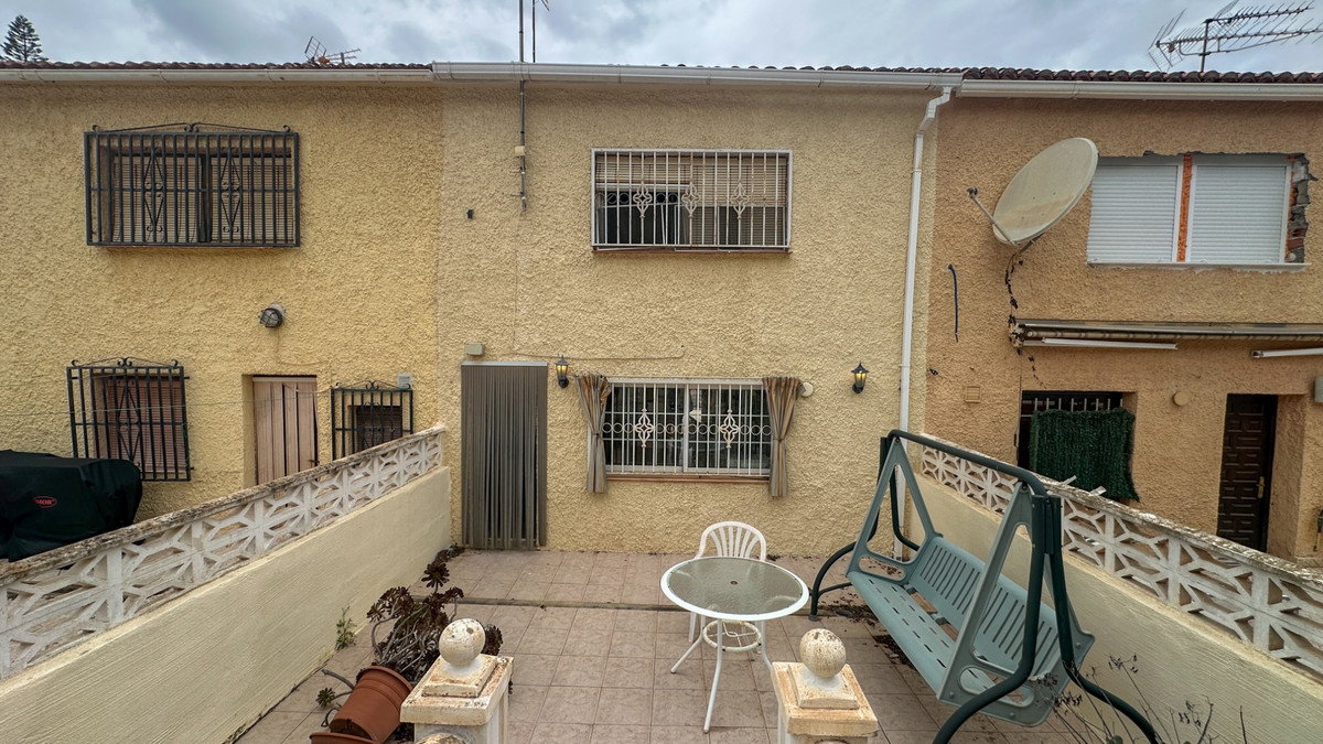 For sale - 2 Bedroom 2 Bathroom House - Townhouse in Torrevieja - Torrevieja Centro  - Alicante