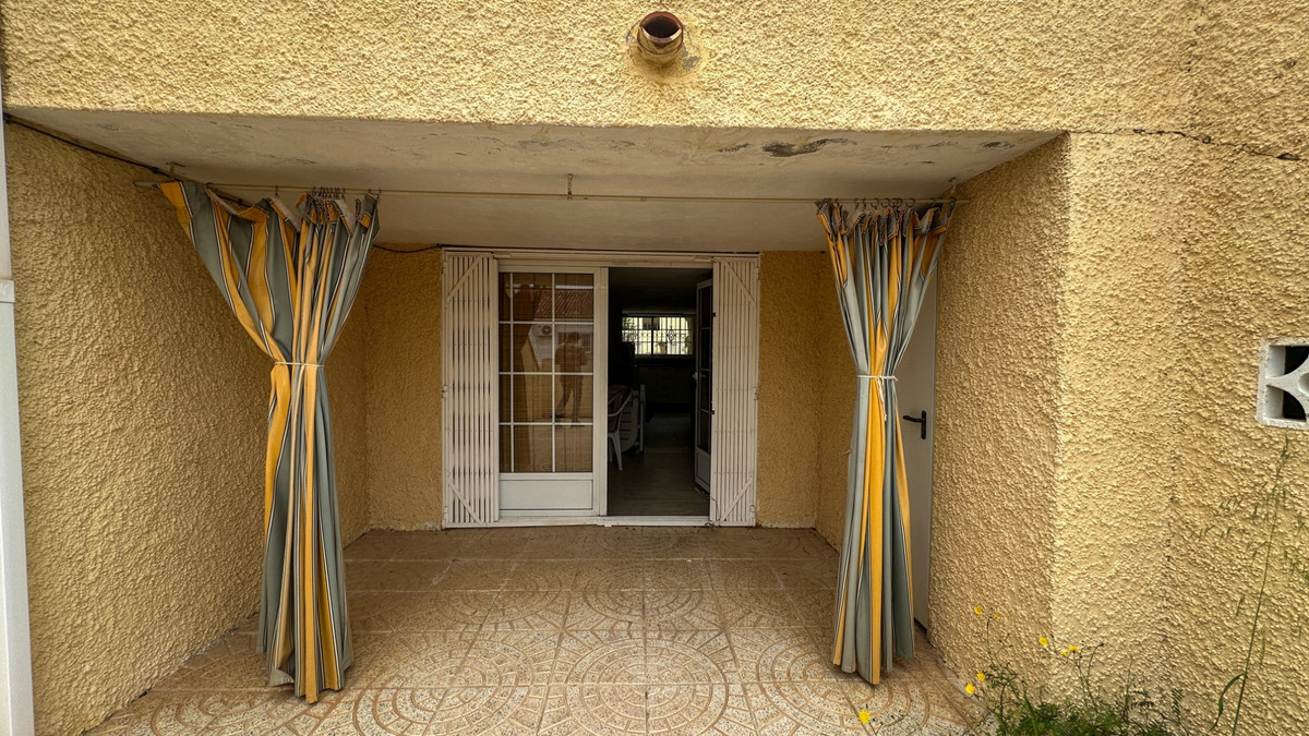 For sale - 2 Bedroom 2 Bathroom House - Townhouse in Torrevieja - Torrevieja Centro  - Alicante