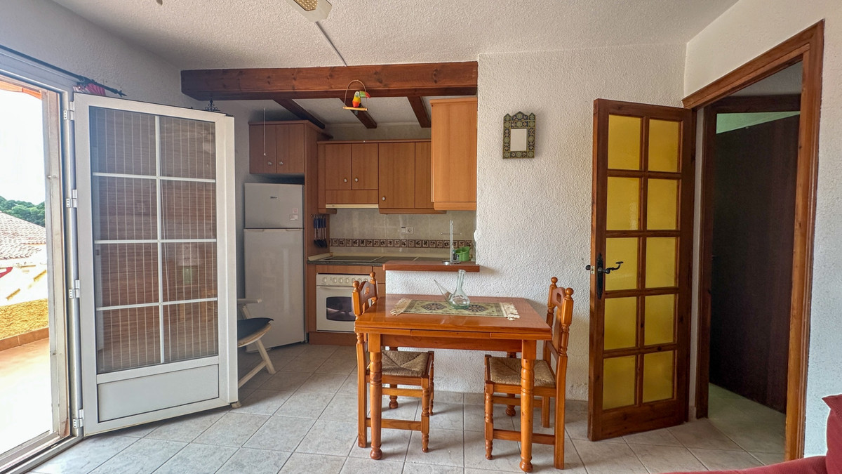 For sale - 2 Bedroom 2 Bathroom House - Townhouse in Torrevieja - Torrevieja Centro  - Alicante
