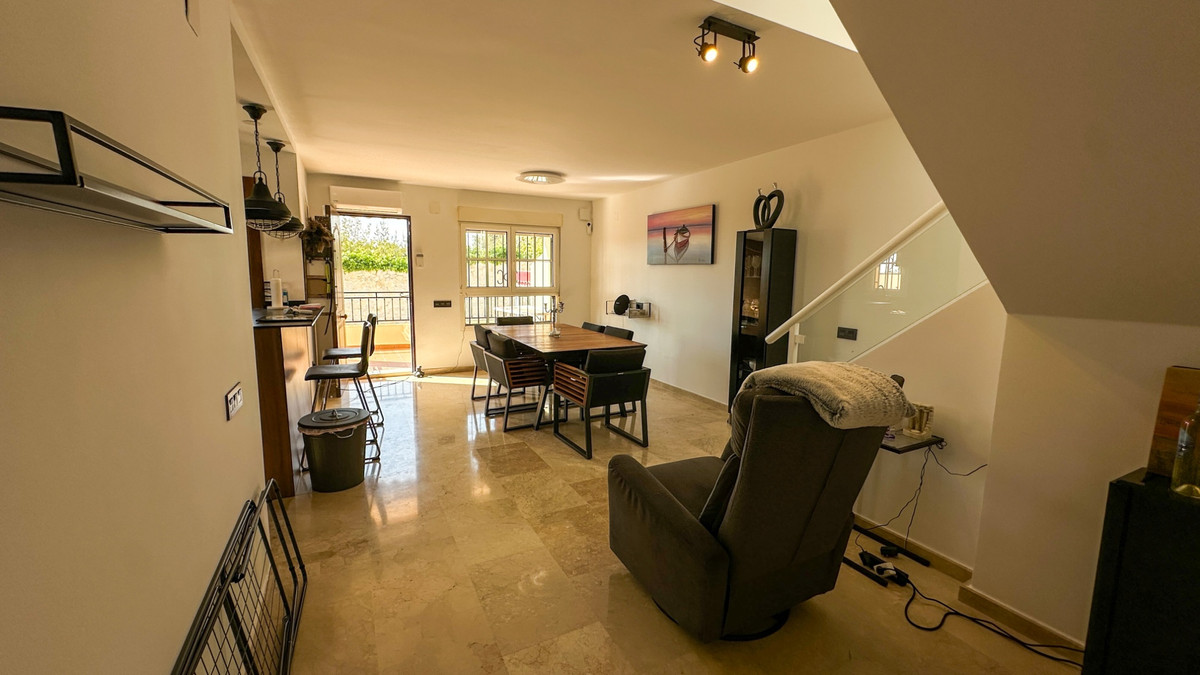 For sale - 3 Bedroom 2 Bathroom Townhouse in Villamartin -  - Alicante