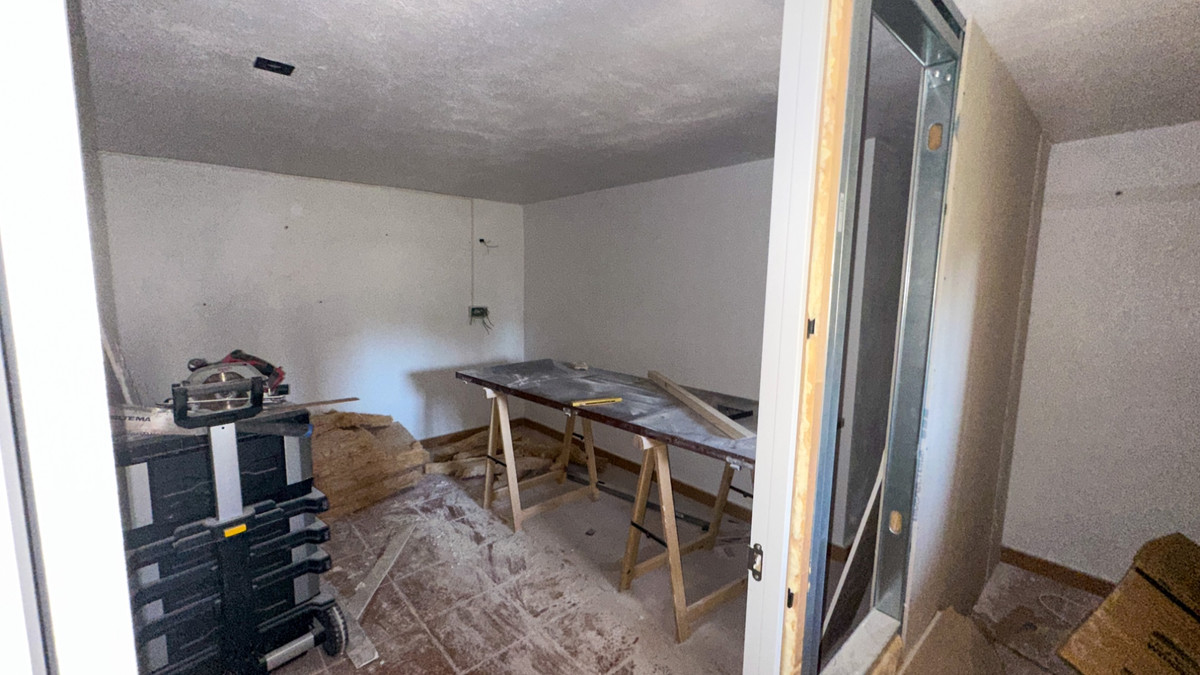 For sale - 3 Bedroom 2 Bathroom Townhouse in Villamartin -  - Alicante