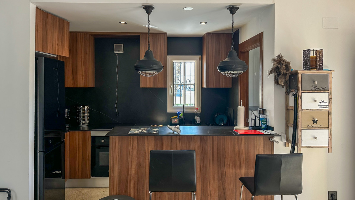 For sale - 3 Bedroom 2 Bathroom Townhouse in Villamartin -  - Alicante