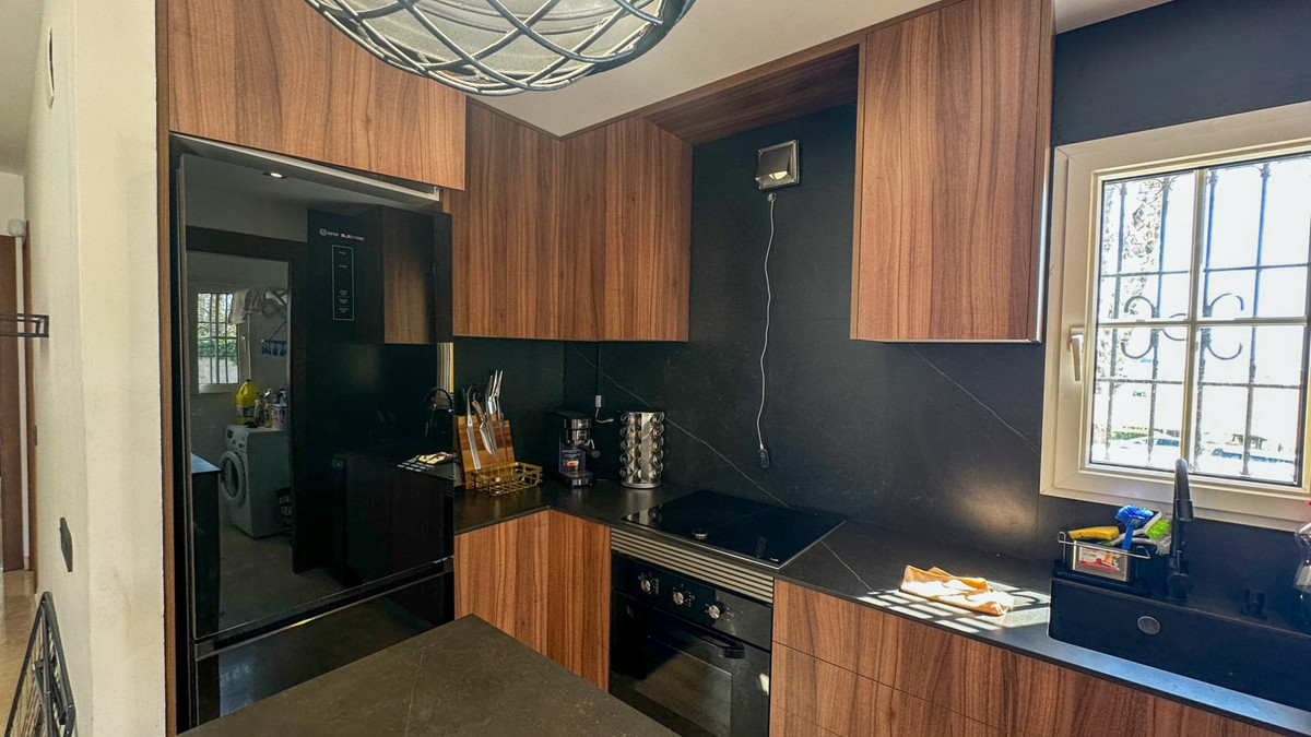 For sale - 3 Bedroom 2 Bathroom Townhouse in Villamartin -  - Alicante