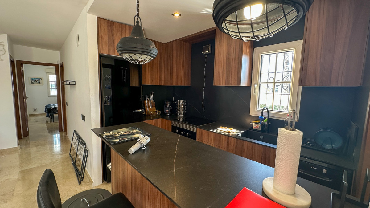 For sale - 3 Bedroom 2 Bathroom Townhouse in Villamartin -  - Alicante