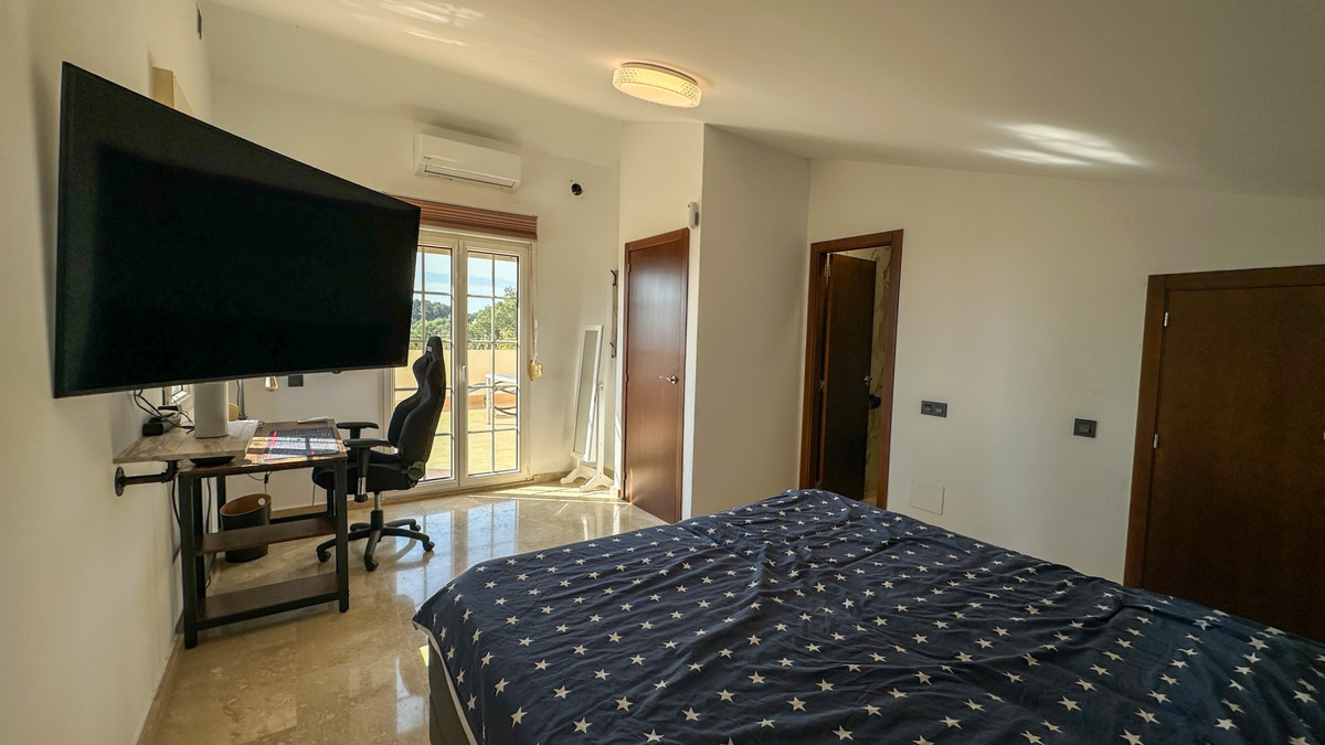 For sale - 3 Bedroom 2 Bathroom Townhouse in Villamartin -  - Alicante