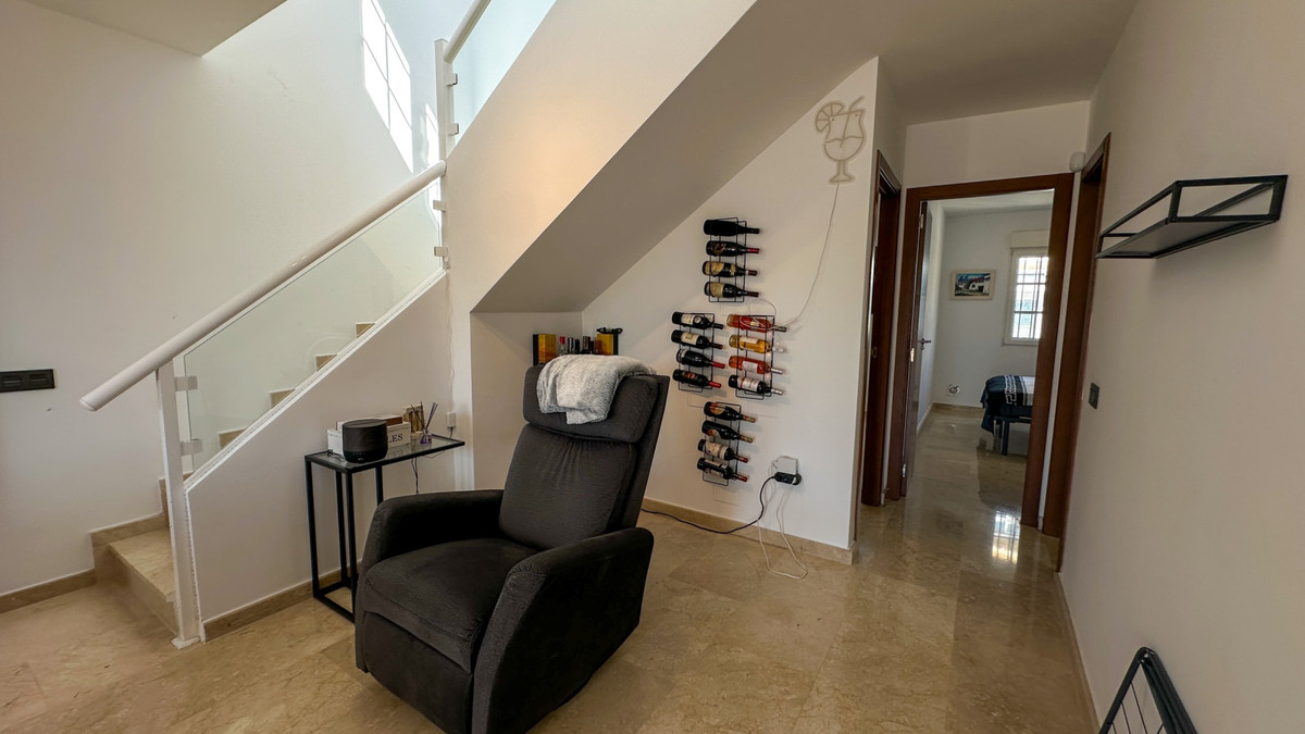 For sale - 3 Bedroom 2 Bathroom Townhouse in Villamartin -  - Alicante