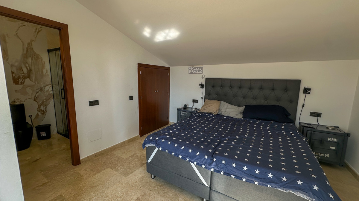 For sale - 3 Bedroom 2 Bathroom Townhouse in Villamartin -  - Alicante