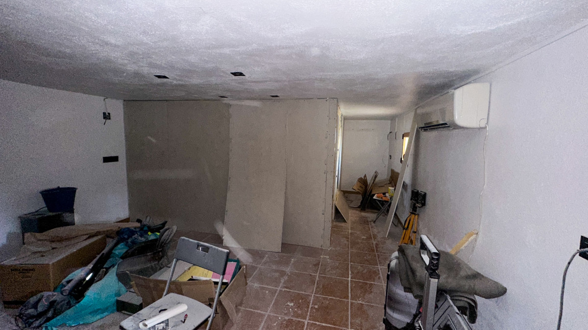 For sale - 3 Bedroom 2 Bathroom Townhouse in Villamartin -  - Alicante