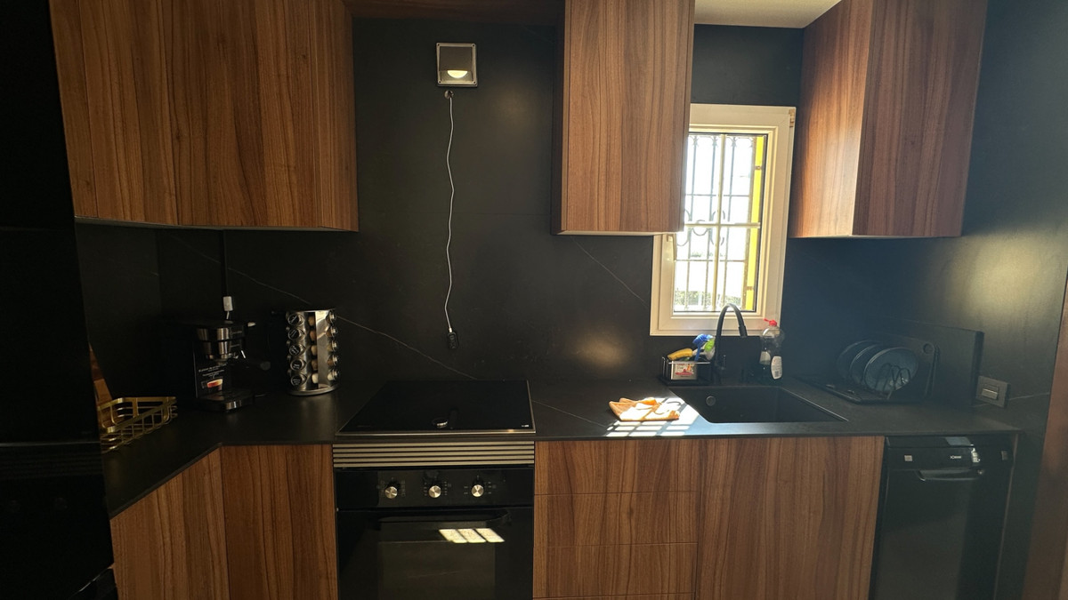 For sale - 3 Bedroom 2 Bathroom Townhouse in Villamartin -  - Alicante