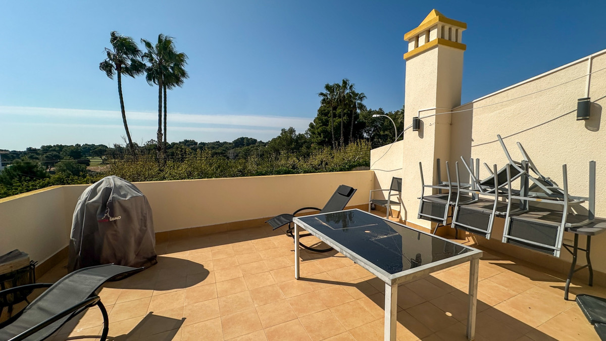 For sale - 3 Bedroom 2 Bathroom Townhouse in Villamartin -  - Alicante
