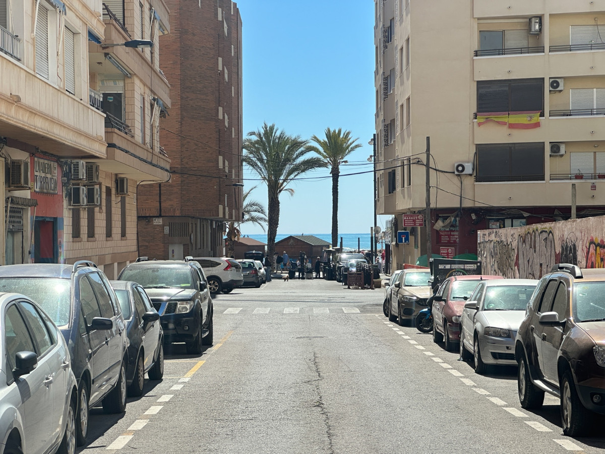 For sale - 2 Bedroom 1 Bathroom Apartment - Ground Floor Apartment in Torrevieja - Torrevieja Centro  - Alicante
