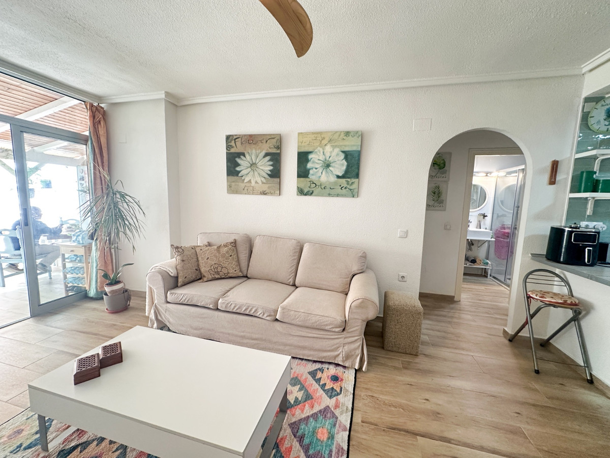 For sale - 2 Bedroom 1 Bathroom Apartment - Ground Floor Apartment in Torrevieja - Torrevieja Centro  - Alicante