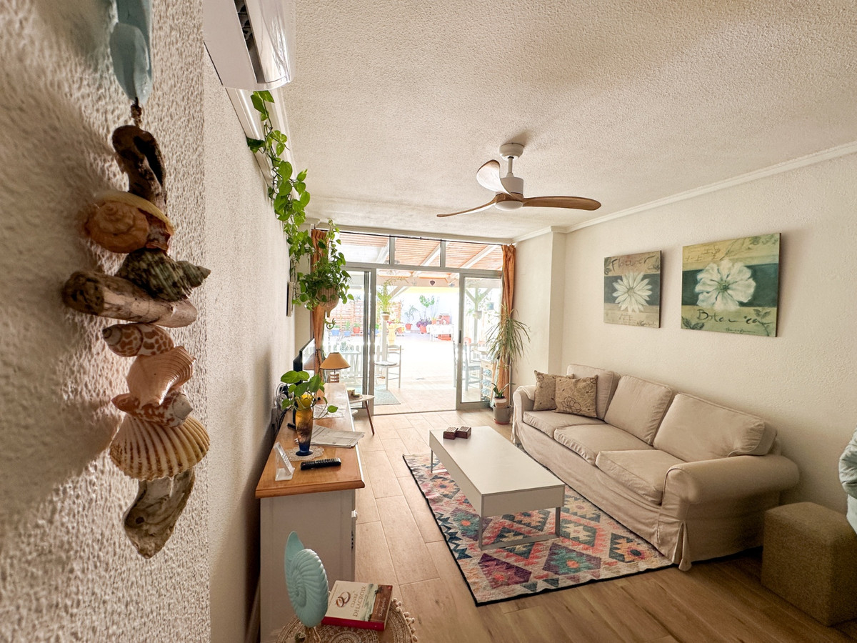 For sale - 2 Bedroom 1 Bathroom Apartment - Ground Floor Apartment in Torrevieja - Torrevieja Centro  - Alicante