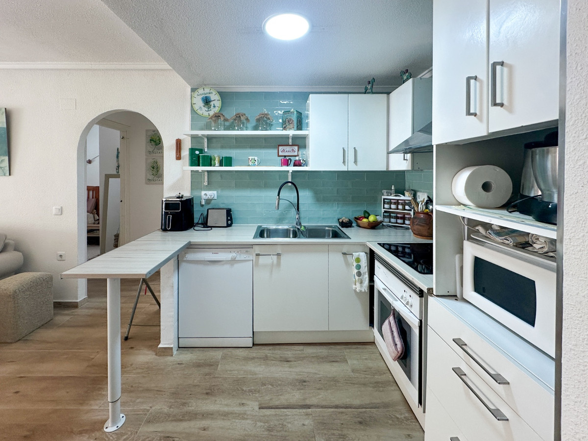 For sale - 2 Bedroom 1 Bathroom Apartment - Ground Floor Apartment in Torrevieja - Torrevieja Centro  - Alicante