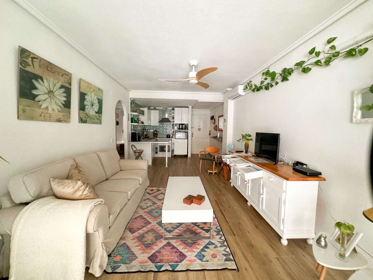 For sale - 2 Bedroom 1 Bathroom Apartment - Ground Floor Apartment in Torrevieja - Torrevieja Centro  - Alicante
