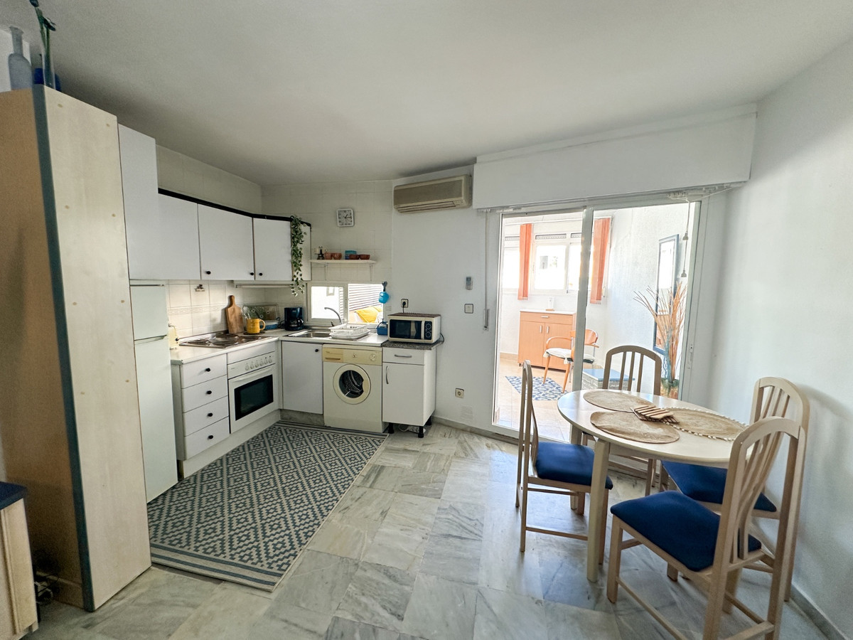 For sale - 1 Bedroom 1 Bathroom Apartment - Middle Floor Apartment in Torrevieja - Torrevieja Centro  - Alicante