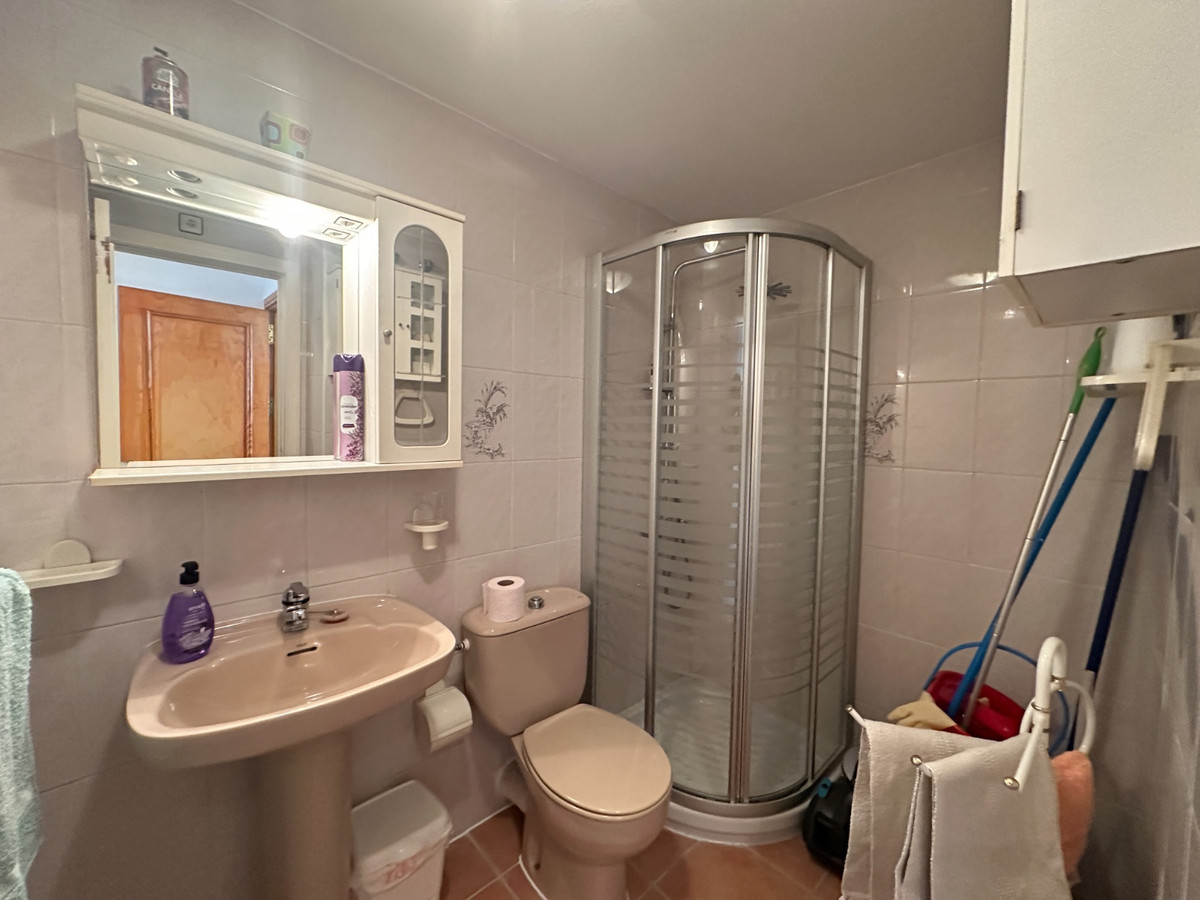 For sale - 1 Bedroom 1 Bathroom Apartment - Middle Floor Apartment in Torrevieja - Torrevieja Centro  - Alicante