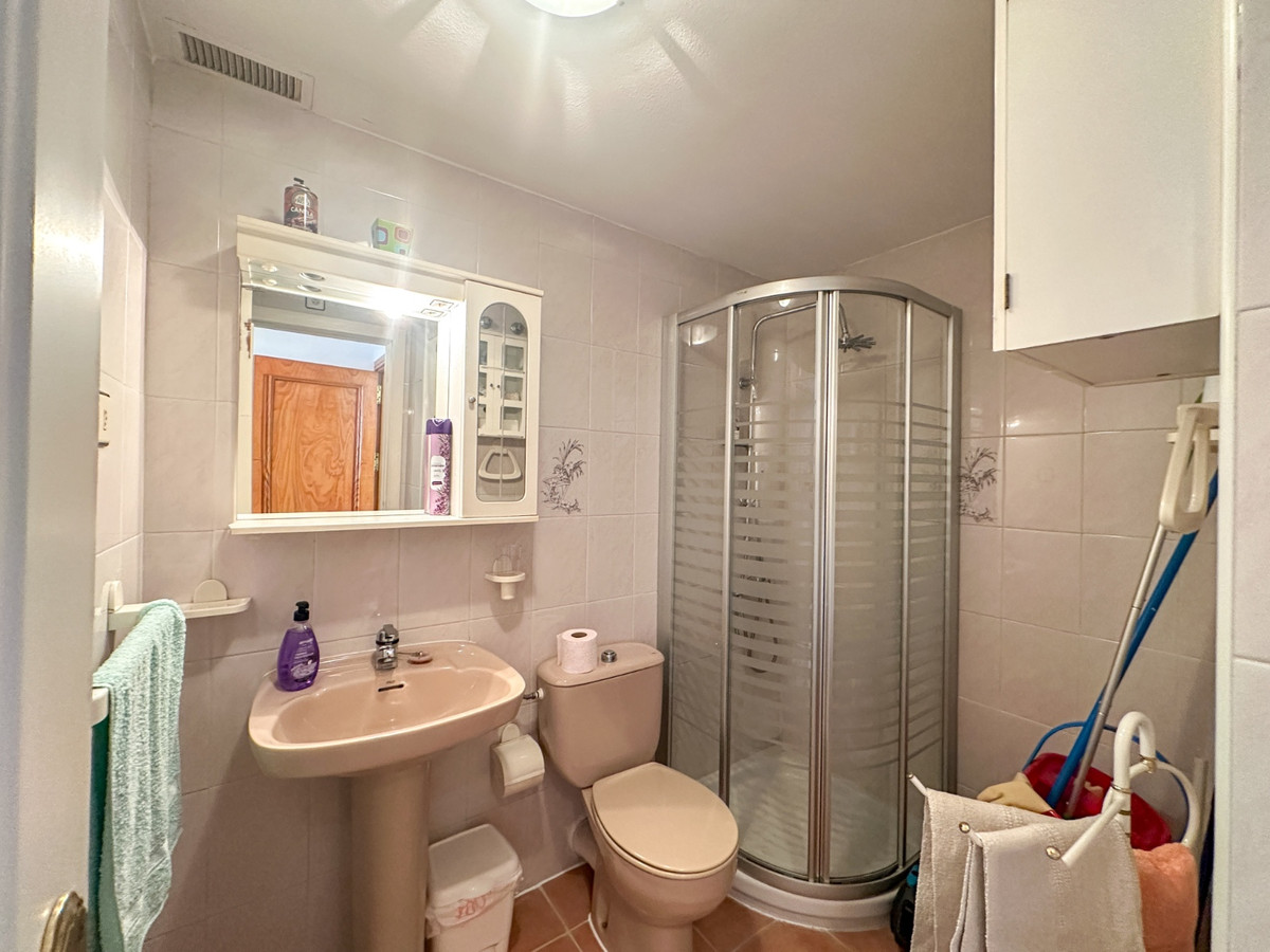 For sale - 1 Bedroom 1 Bathroom Apartment - Middle Floor Apartment in Torrevieja - Torrevieja Centro  - Alicante