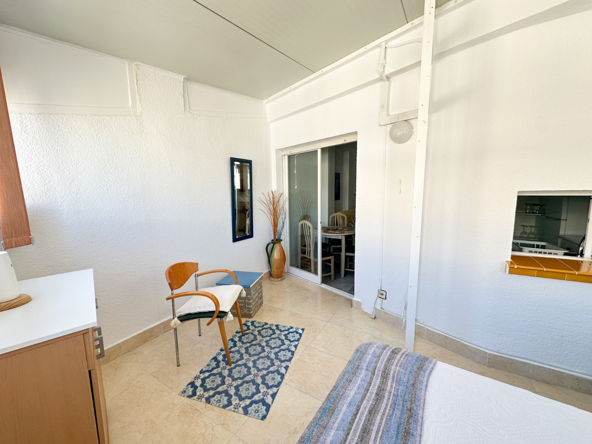 For sale - 1 Bedroom 1 Bathroom Apartment - Middle Floor Apartment in Torrevieja - Torrevieja Centro  - Alicante