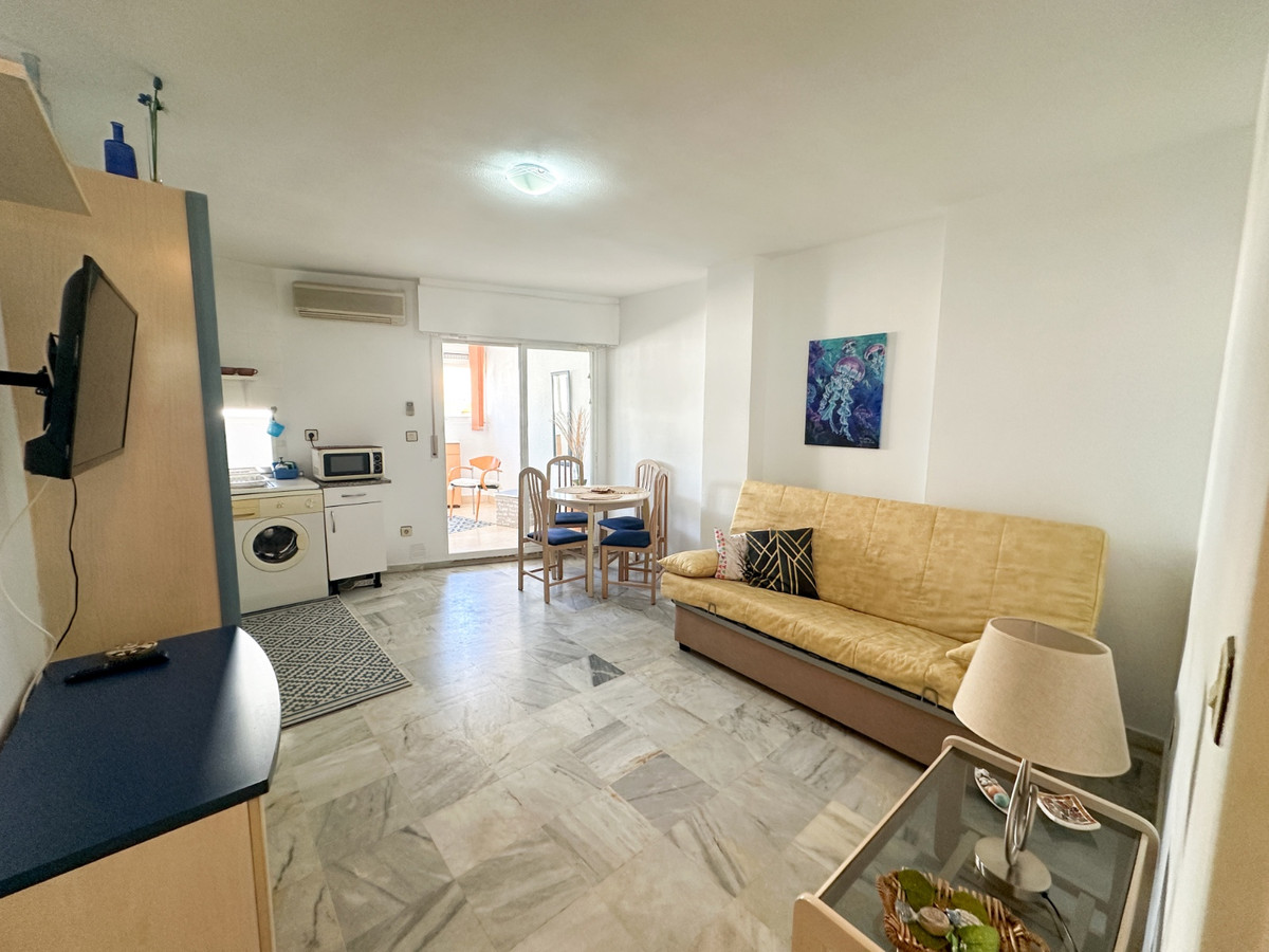 For sale - 1 Bedroom 1 Bathroom Apartment - Middle Floor Apartment in Torrevieja - Torrevieja Centro  - Alicante