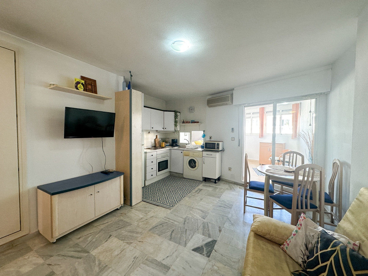 For sale - 1 Bedroom 1 Bathroom Apartment - Middle Floor Apartment in Torrevieja - Torrevieja Centro  - Alicante