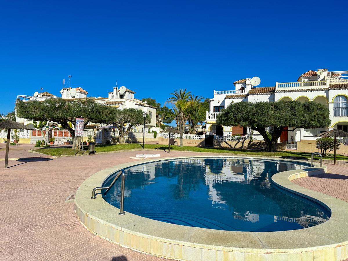 For sale - 1 Bedroom 1 Bathroom Apartment - Ground Floor Apartment in Orihuela - Villamartin  - Alicante