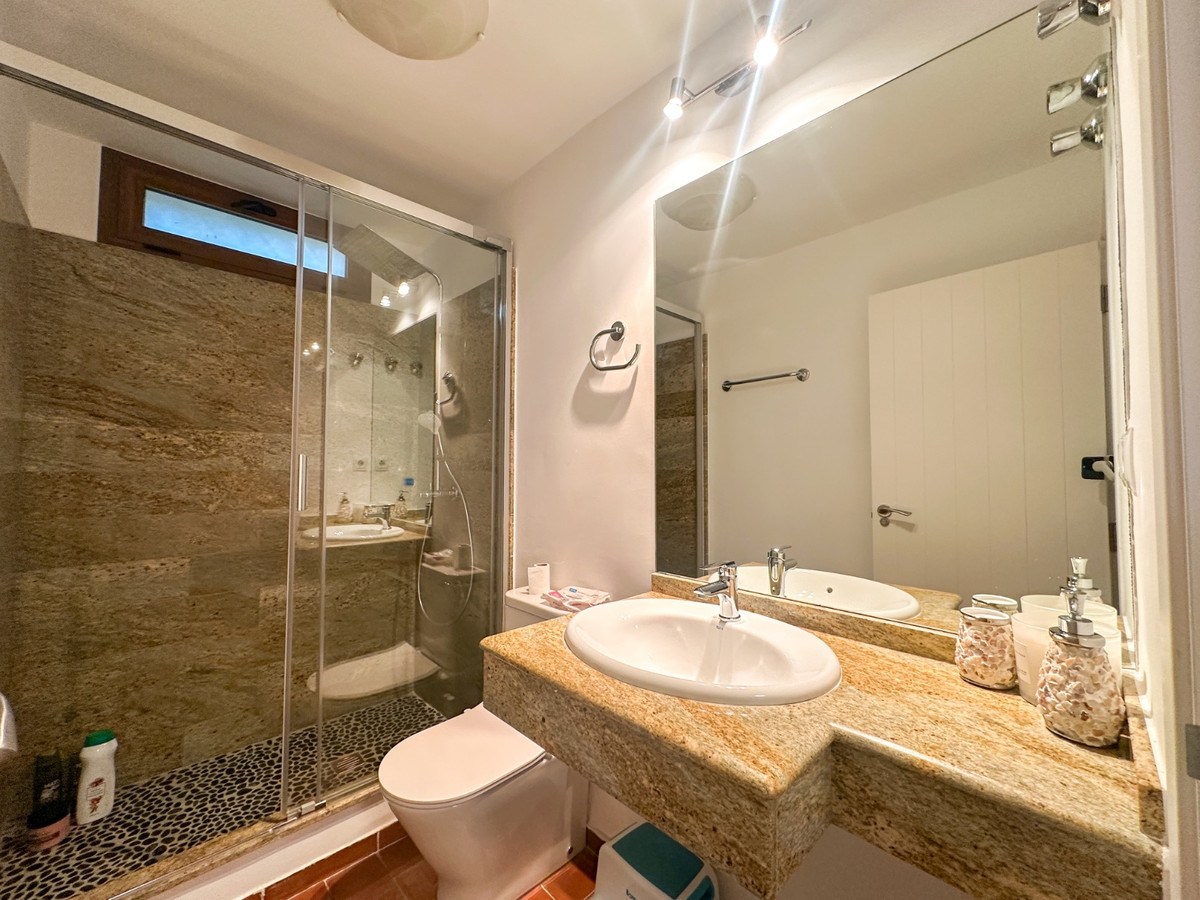 For sale - 7 Bedroom 5 Bathroom House - Detached Villa in Orihuela - Dehesa de Campoamor  - Alicante