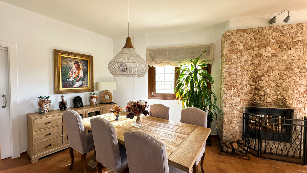 For sale - 7 Bedroom 5 Bathroom House - Detached Villa in Orihuela - Dehesa de Campoamor  - Alicante