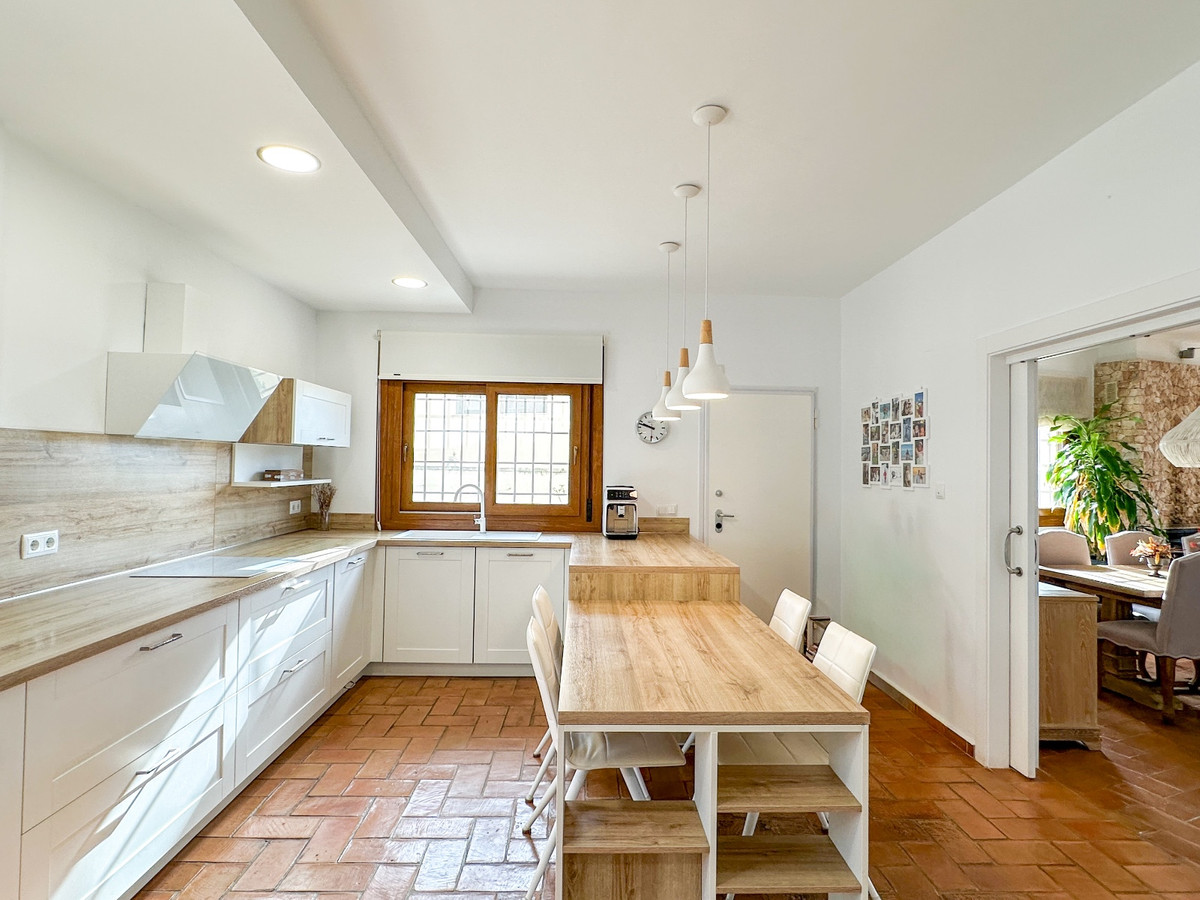 For sale - 7 Bedroom 5 Bathroom House - Detached Villa in Orihuela - Dehesa de Campoamor  - Alicante