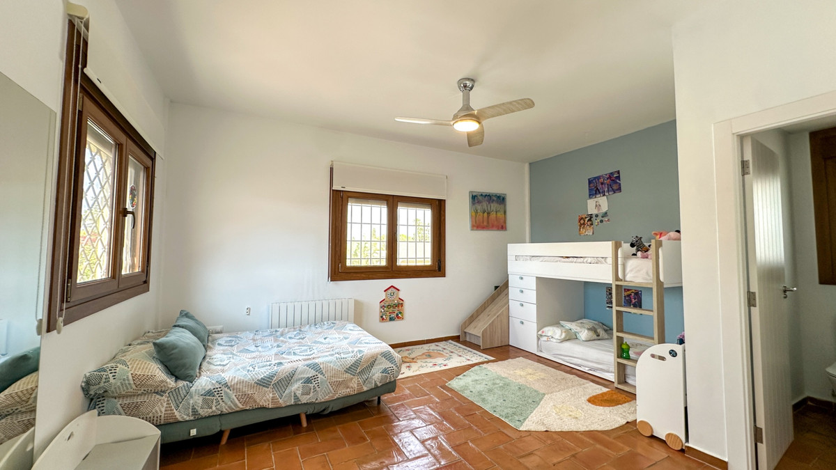 For sale - 7 Bedroom 5 Bathroom House - Detached Villa in Orihuela - Dehesa de Campoamor  - Alicante