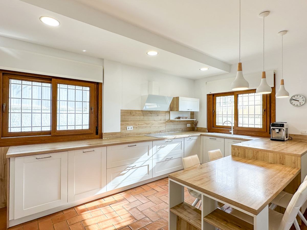 For sale - 7 Bedroom 5 Bathroom House - Detached Villa in Orihuela - Dehesa de Campoamor  - Alicante