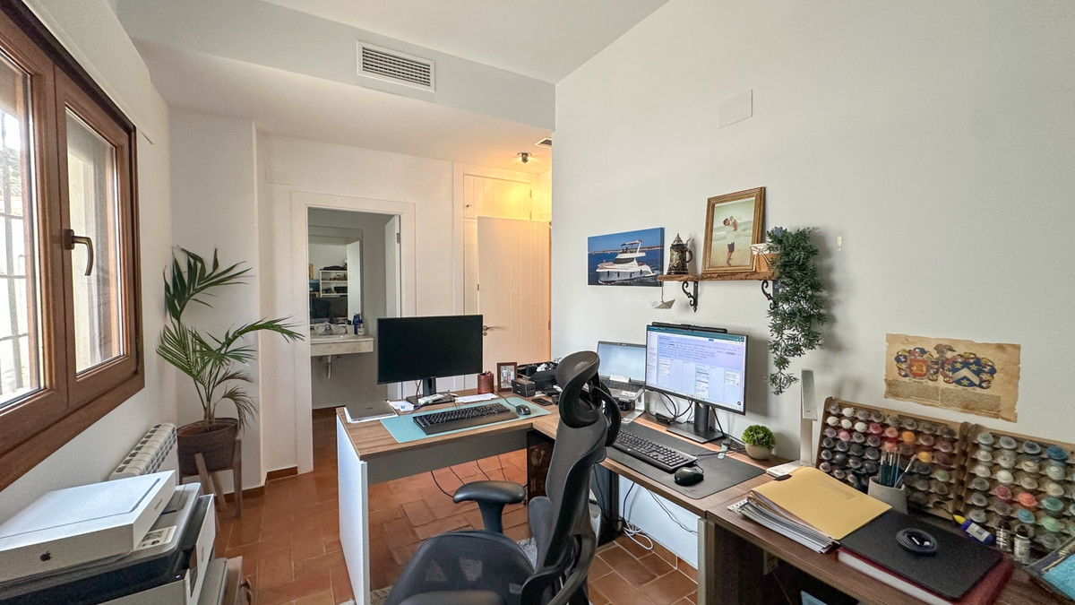 For sale - 7 Bedroom 5 Bathroom House - Detached Villa in Orihuela - Dehesa de Campoamor  - Alicante