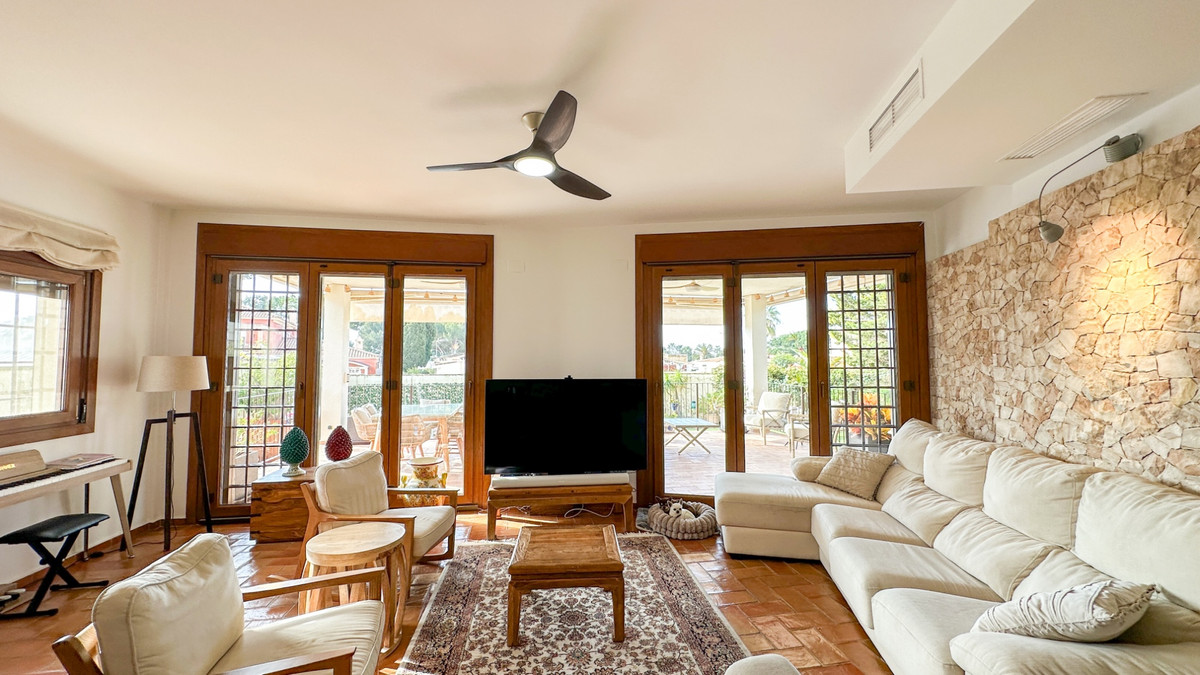 For sale - 7 Bedroom 5 Bathroom House - Detached Villa in Orihuela - Dehesa de Campoamor  - Alicante