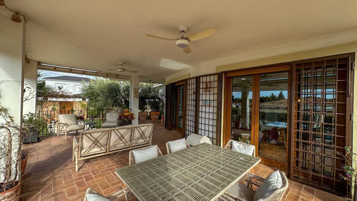 For sale - 7 Bedroom 5 Bathroom House - Detached Villa in Orihuela - Dehesa de Campoamor  - Alicante