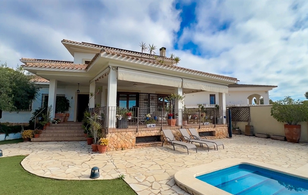 7 Bedroom 5 Bathroom House - Detached Villa in Orihuela