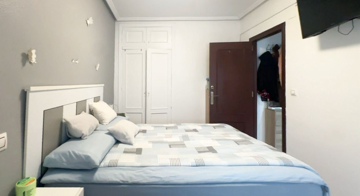 For sale - 2 Bedroom 1 Bathroom Apartment - Top Floor Apartment in Torrevieja - Torrevieja Centro  - Alicante