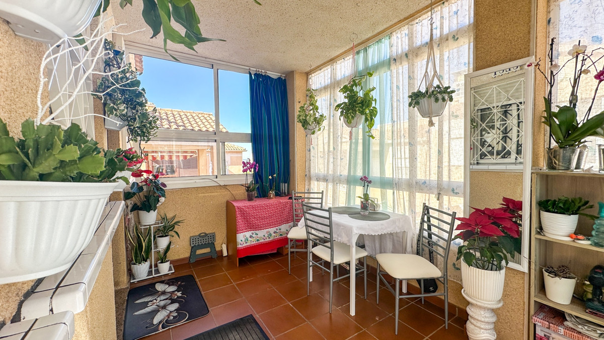 For sale - 2 Bedroom 1 Bathroom Apartment - Top Floor Apartment in Torrevieja - Torrevieja Centro  - Alicante