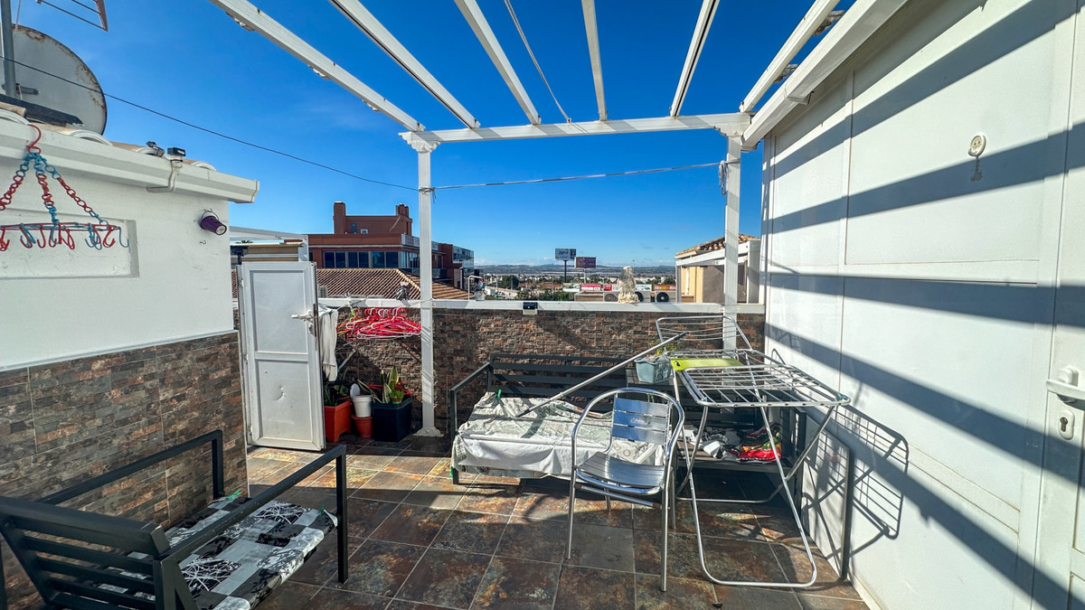 For sale - 2 Bedroom 1 Bathroom Apartment - Top Floor Apartment in Torrevieja - Torrevieja Centro  - Alicante
