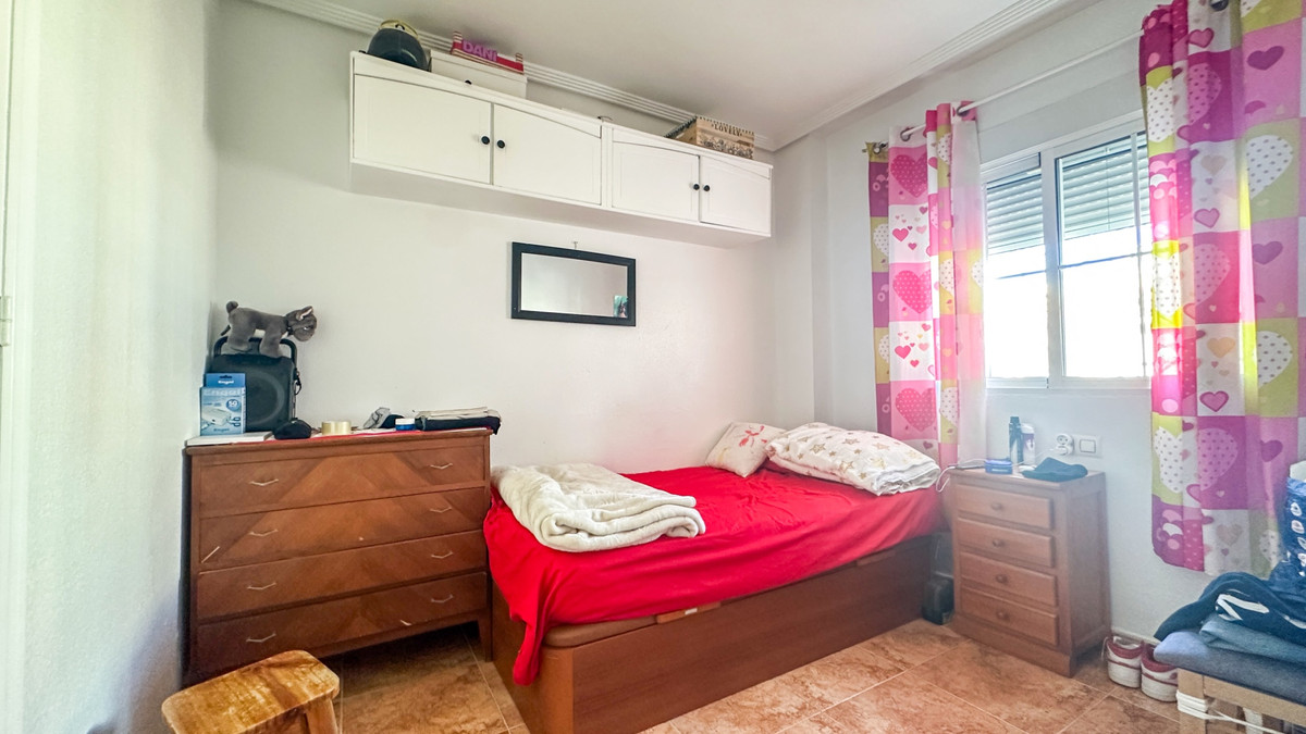 For sale - 2 Bedroom 1 Bathroom Apartment - Top Floor Apartment in Torrevieja - Torrevieja Centro  - Alicante