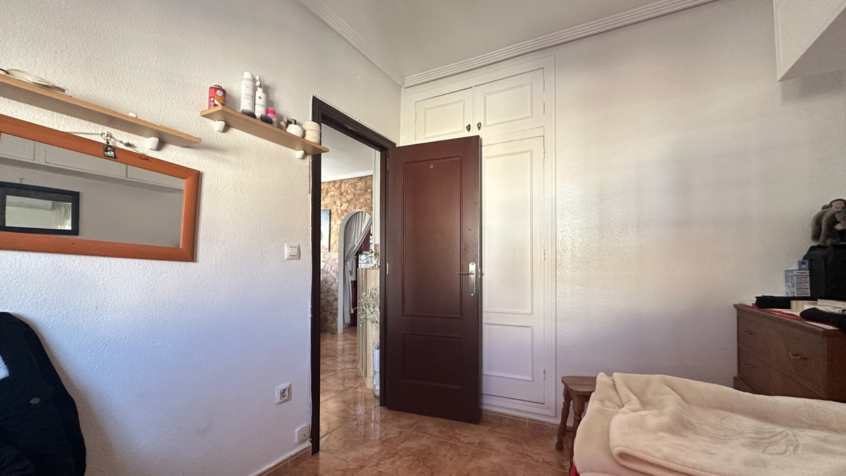 For sale - 2 Bedroom 1 Bathroom Apartment - Top Floor Apartment in Torrevieja - Torrevieja Centro  - Alicante