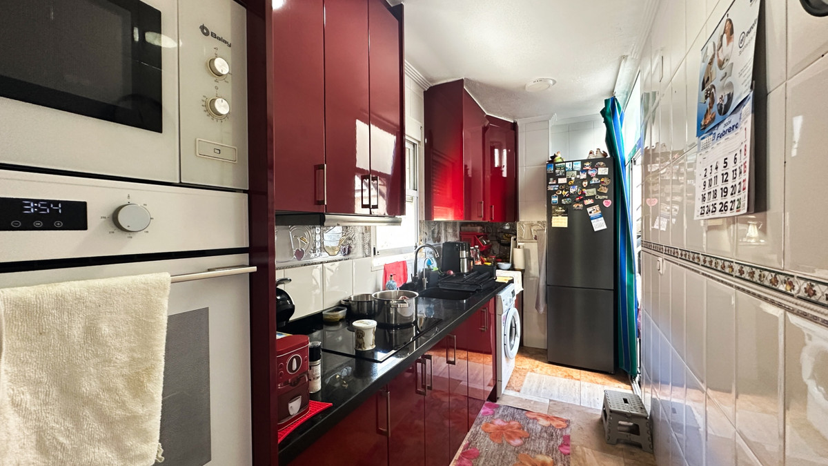 For sale - 2 Bedroom 1 Bathroom Apartment - Top Floor Apartment in Torrevieja - Torrevieja Centro  - Alicante
