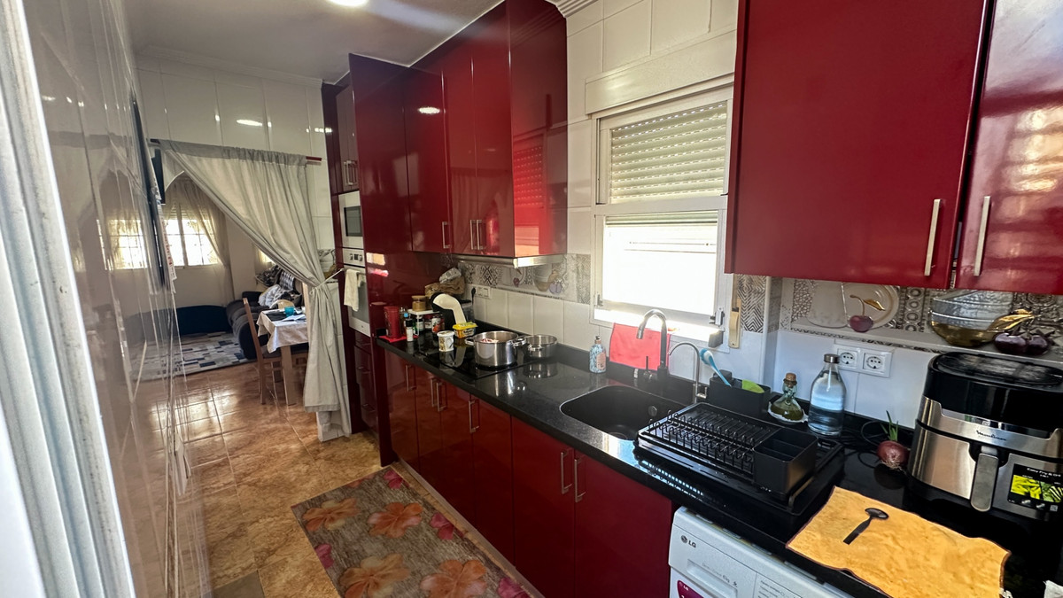 For sale - 2 Bedroom 1 Bathroom Apartment - Top Floor Apartment in Torrevieja - Torrevieja Centro  - Alicante