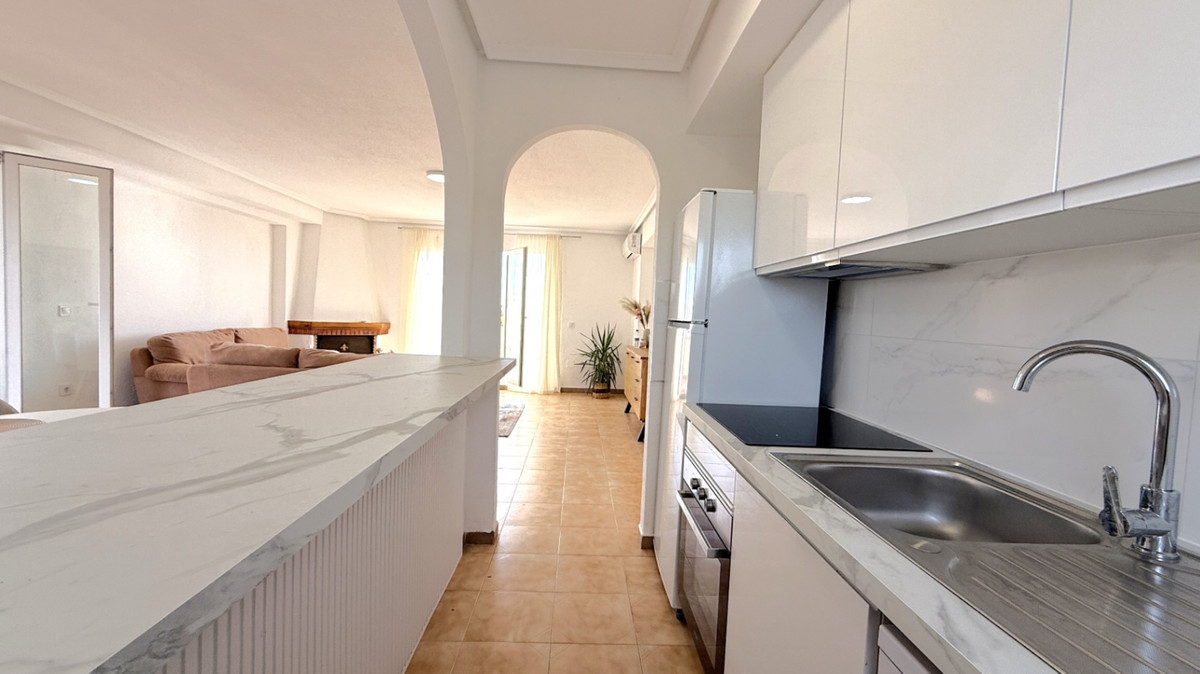 For sale - 2 Bedroom 2 Bathroom Apartment - Penthouse in Torrevieja - Torrevieja Centro  - Alicante