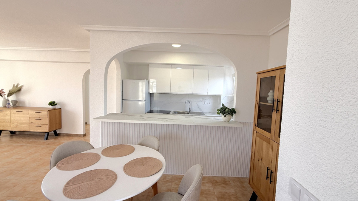 For sale - 2 Bedroom 2 Bathroom Apartment - Penthouse in Torrevieja - Torrevieja Centro  - Alicante