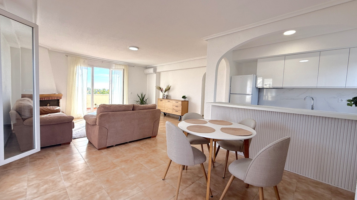 For sale - 2 Bedroom 2 Bathroom Apartment - Penthouse in Torrevieja - Torrevieja Centro  - Alicante