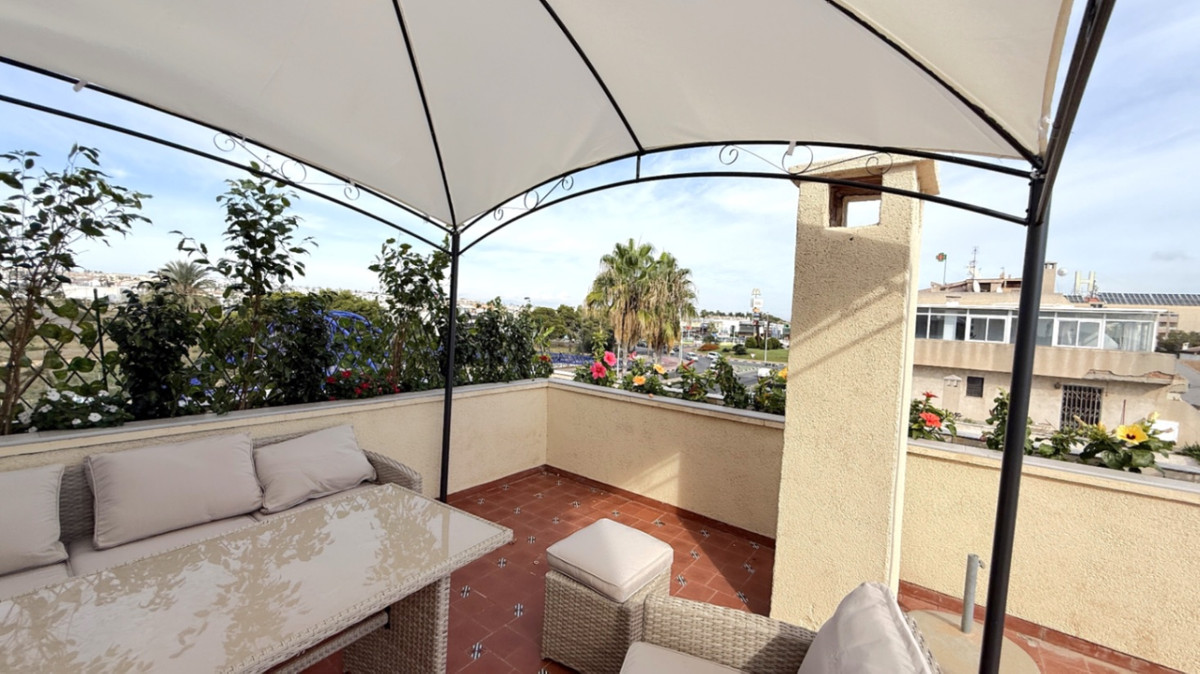 For sale - 2 Bedroom 2 Bathroom Apartment - Penthouse in Torrevieja - Torrevieja Centro  - Alicante