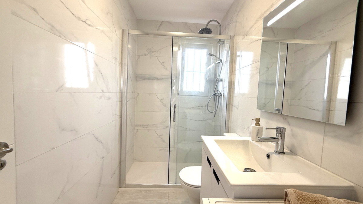 For sale - 2 Bedroom 2 Bathroom Apartment - Penthouse in Torrevieja - Torrevieja Centro  - Alicante