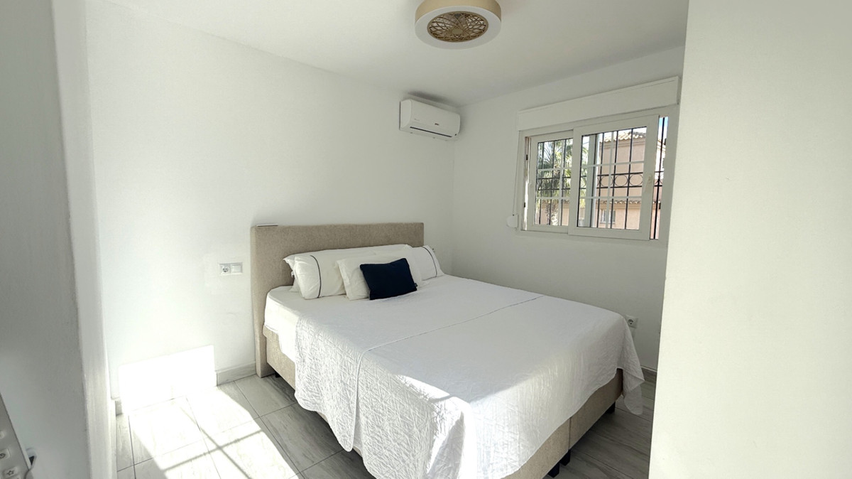 For sale - 2 Bedroom 2 Bathroom House - Semi-Detached House in Orihuela - Orihuela Centro  - Alicante