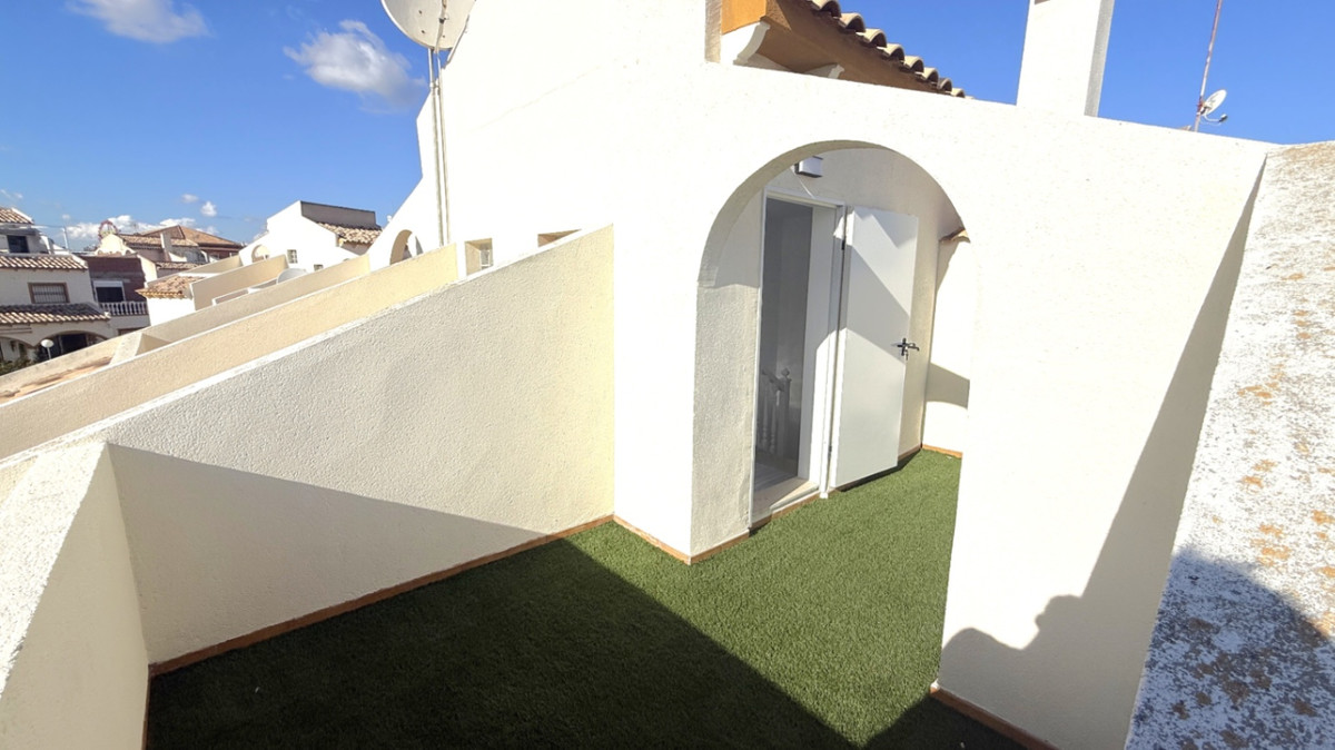 For sale - 2 Bedroom 2 Bathroom House - Semi-Detached House in Orihuela - Orihuela Centro  - Alicante
