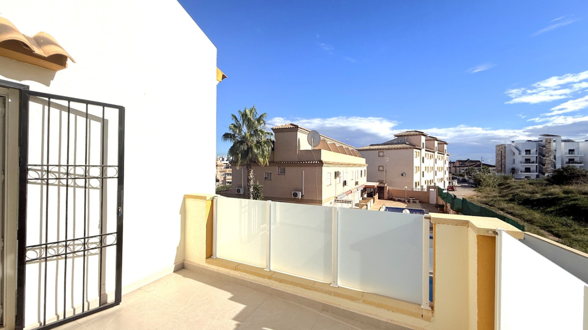 For sale - 2 Bedroom 2 Bathroom House - Semi-Detached House in Orihuela - Orihuela Centro  - Alicante